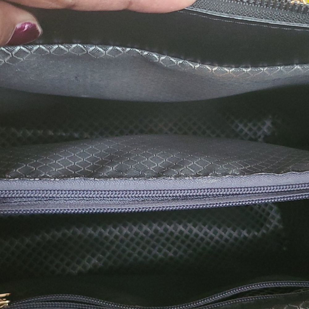 Purse. - Picture 2 of 3